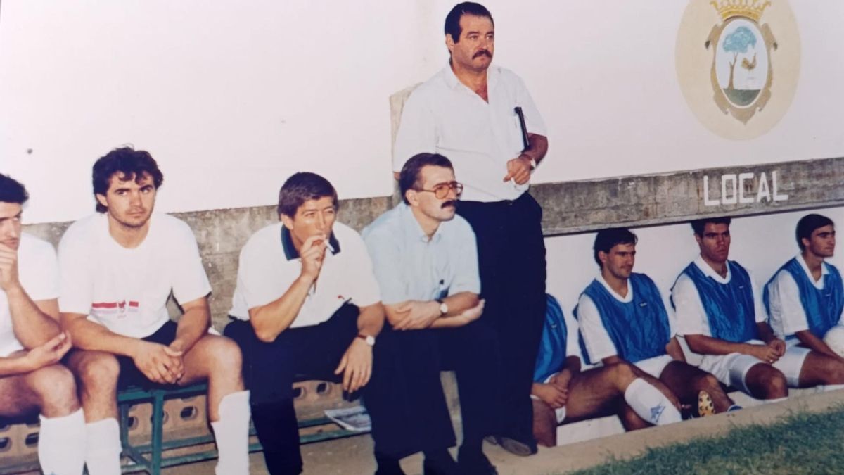 Foto correspondiente a la temporada 1994-95, con Pedrito como entrenador