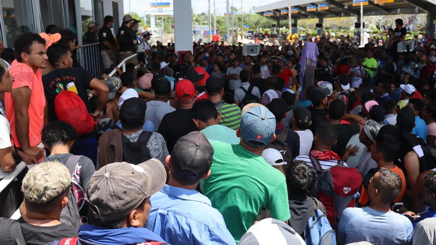 Nueva caravana migrante obtiene visados de tránsito en frontera sur de México
