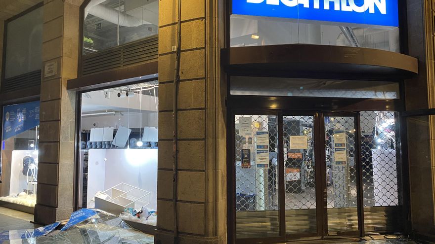 Uno de los comercios saqueados