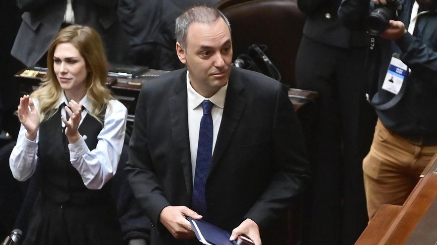 ¿Quién reemplaza a Adorni? Milei insiste en su "inocencia", pero en el Gobierno ya piensan en otro jefe de Gabinete