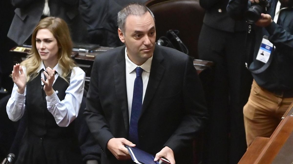 Entre la defensa y las omisiones: las contradicciones de Adorni en el Congreso