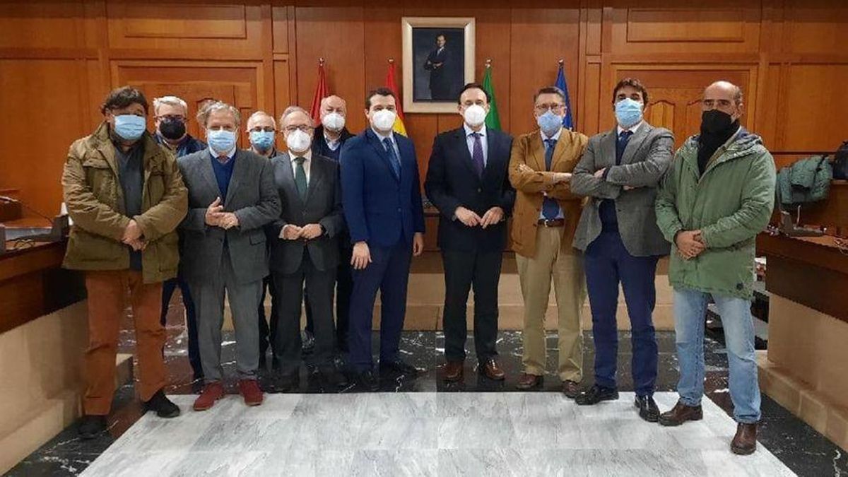 Belmonte y Ruiz Cardador, a la izquierda, en la foto que difundió el Ayuntamiento en 2021.