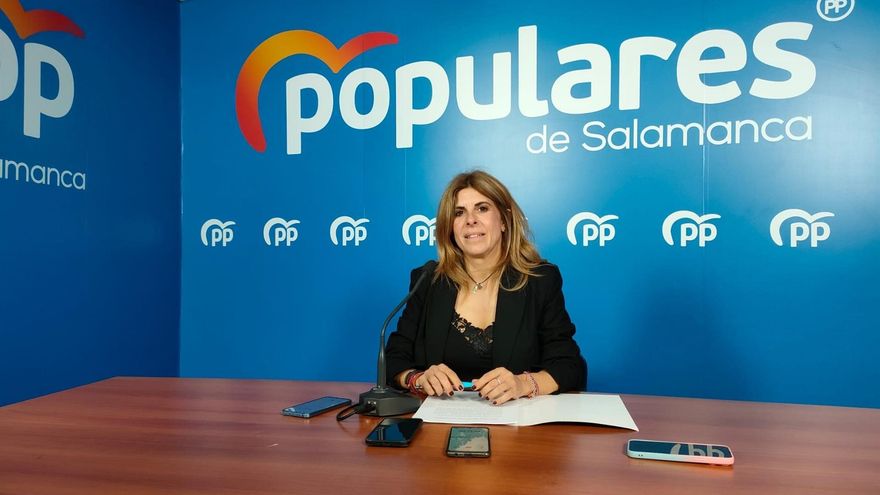 Chabela de la Torre denuncia "presiones" a sus avalistas dos horas después de presentarse a presidir el PP de Salamanca