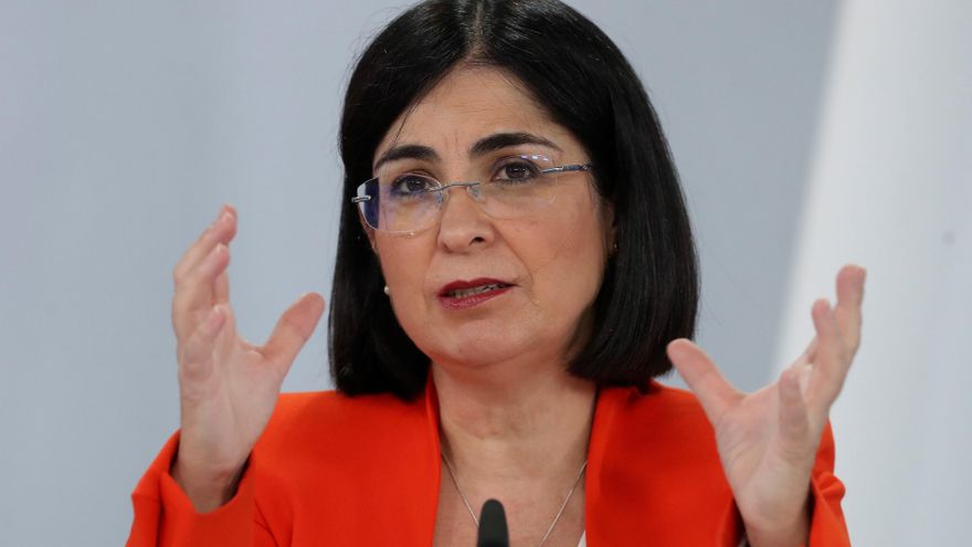 La ministra de Sanidad, Carolina Darías, durante la rueda de prensa que ofrece tras la reunión conjunta de la Conferencia Sectorial de Educación e Interterritorial de Sanidad, hoy miércoles en el Palacio de la Moncloa. EFE/Kiko Huesca