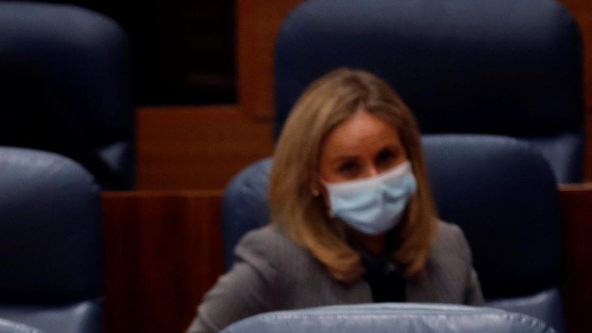 Aguado califica de "esencial" el reparto de mascarillas para la desescalada y pide a Illa que haga su uso obligatorio