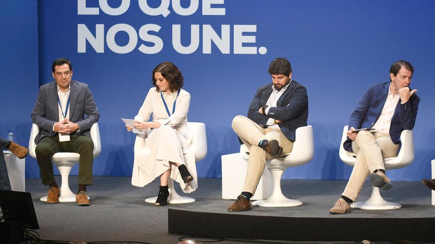 El presidente de la Junta de Andalucía, Juan Manuel Moreno Bonilla; la de la Comunidad de Madrid, Isabel Díaz Ayuso; el de Murcia, Fernando López Miras; y el de Castilla y León, Alfonso Fernández Mañueco, en la interparlamentaria del PP