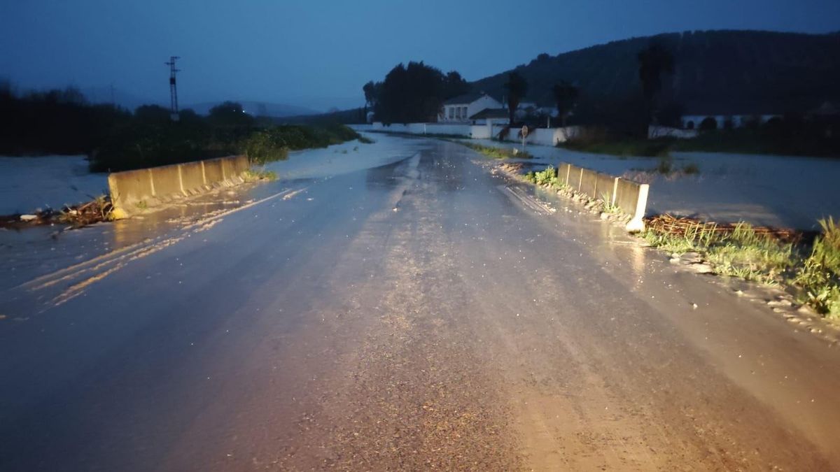 Carretera cortada por la lluvia en la provincia de Córdoba