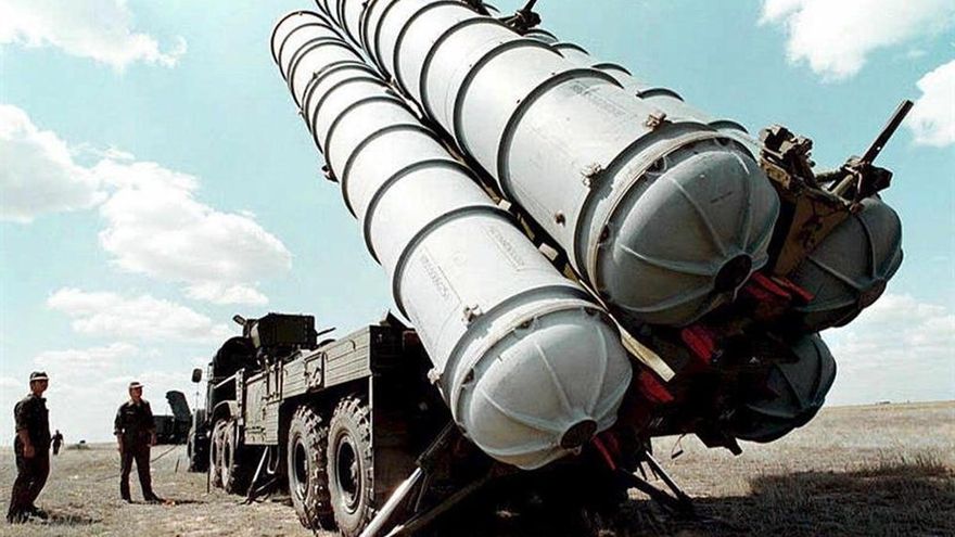 Rusia despliega misiles antiaéreos S-400 en la región de Moscú