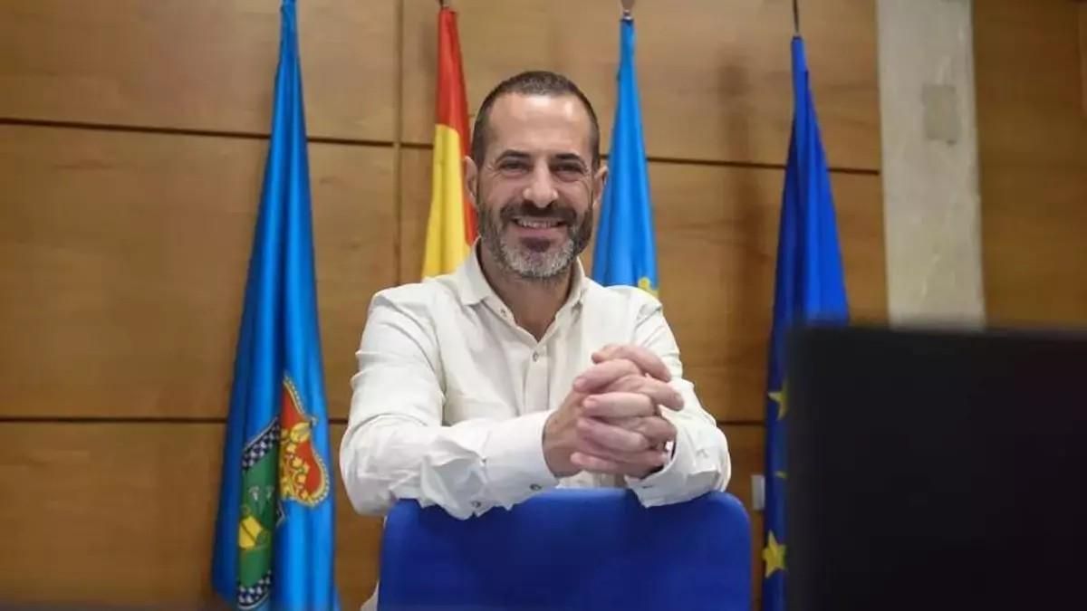 El alcalde socialista de Siero, Ángel García, 'Cepi', en una imagen de archivo, en el Ayuntamiento.