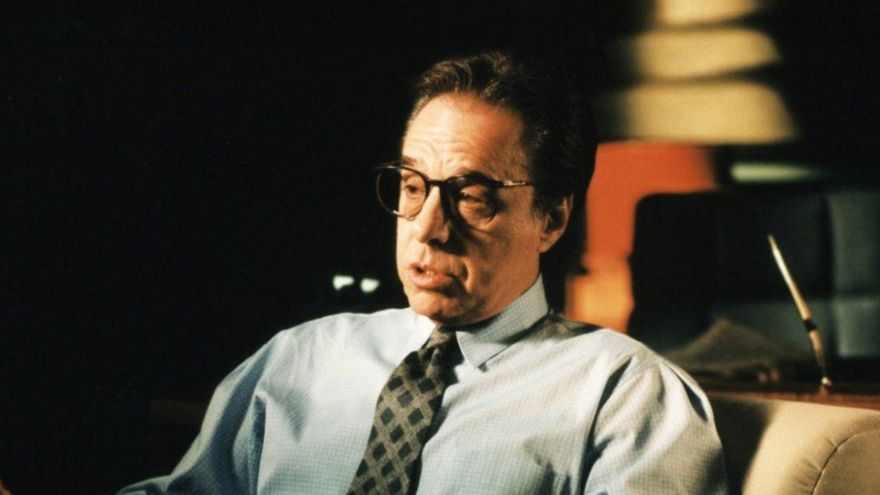 Peter Bogdanovich en el papel del terapeuta Elliot Kupferberg en Los Soprano