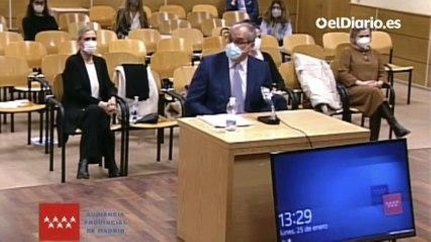 El consejero de Educación de Cifuentes defiende que estaba entre sus funciones recabar la documentación del máster