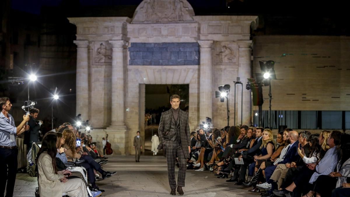 Desfile de Silbon en el Puente Romano