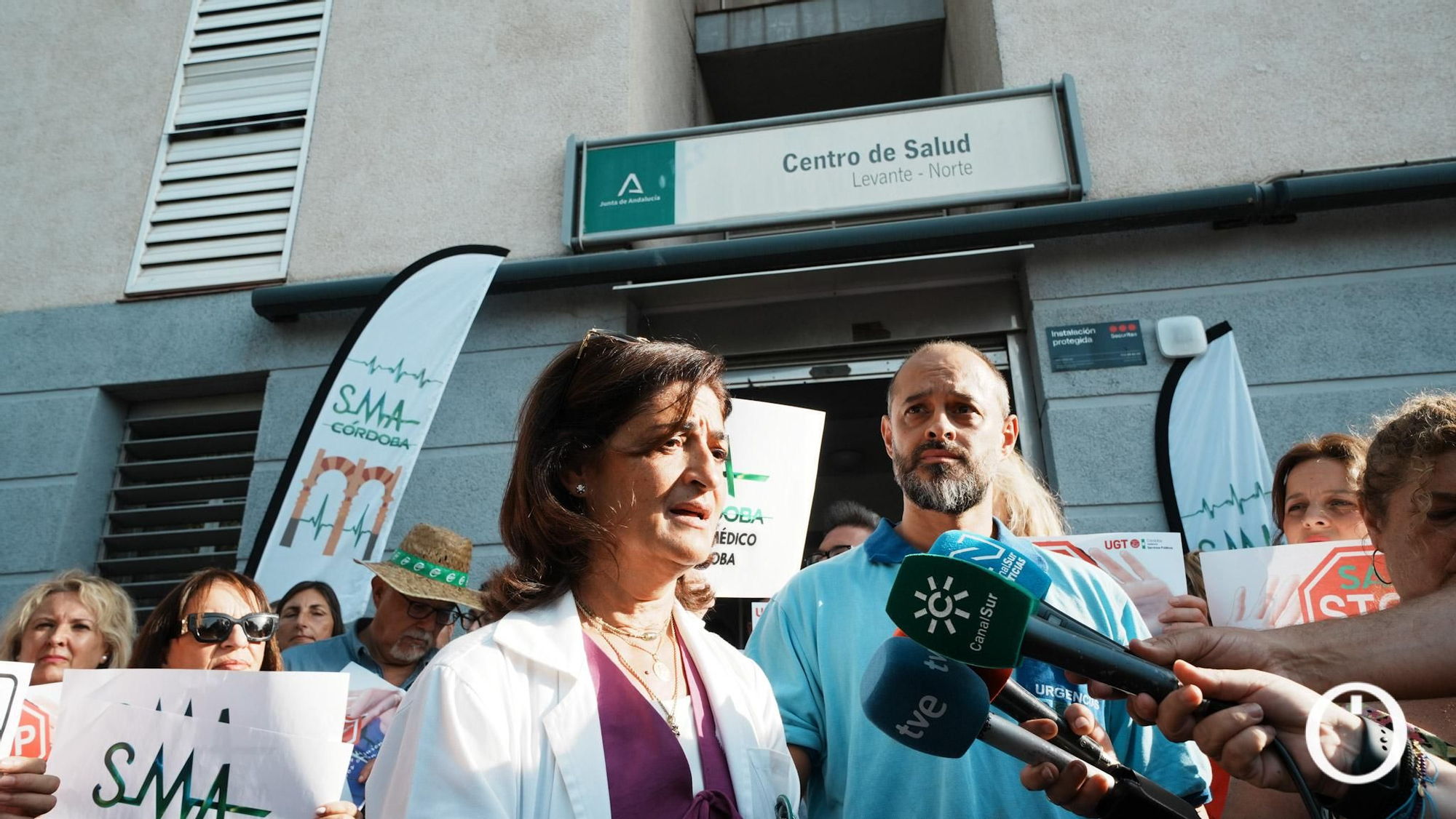 Concentración Sindicato Médico frente al Centro de Salud Levante Norte por las últimas agresiones.