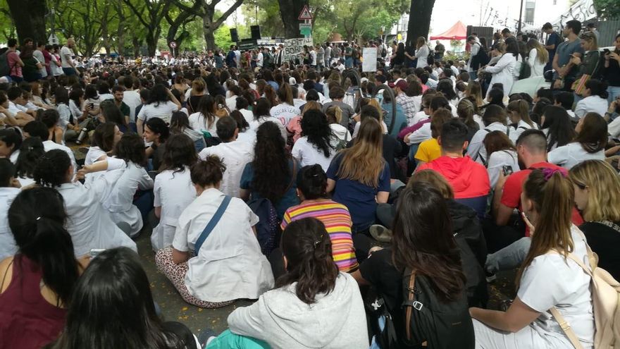 Residencias y concurrencias en hospitales porteños: del reclamo salarial al riesgo de que sean eliminadas