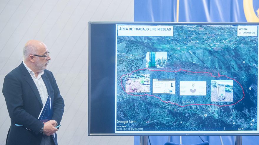 El presidente del Cabildo de Gran Canaria, Antonio Morales, ante el gráfico que define el ámbito de actuación