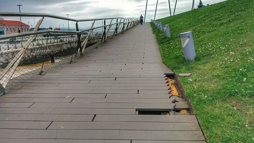 El Ayuntamiento de Santander cierra la Duna de Zaera ante el deterioro de algunas zonas