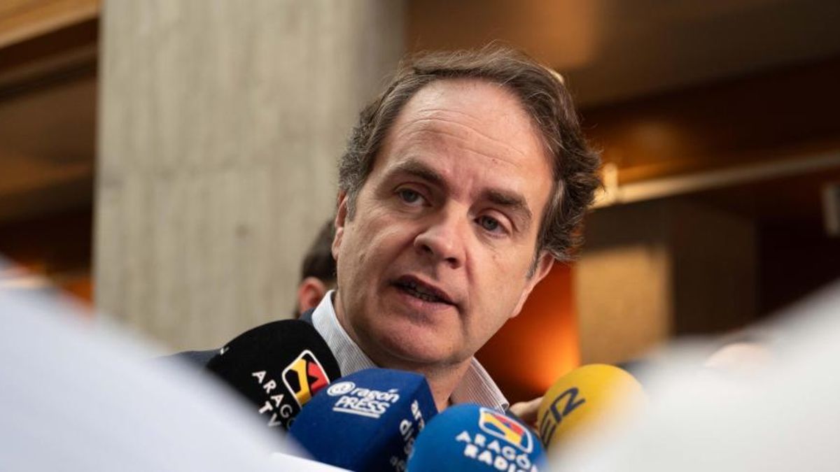 El consejero de Hacienda, sobre si el Real Zaragoza pagará los 10 millones para La Romareda: "Es una buena pregunta"