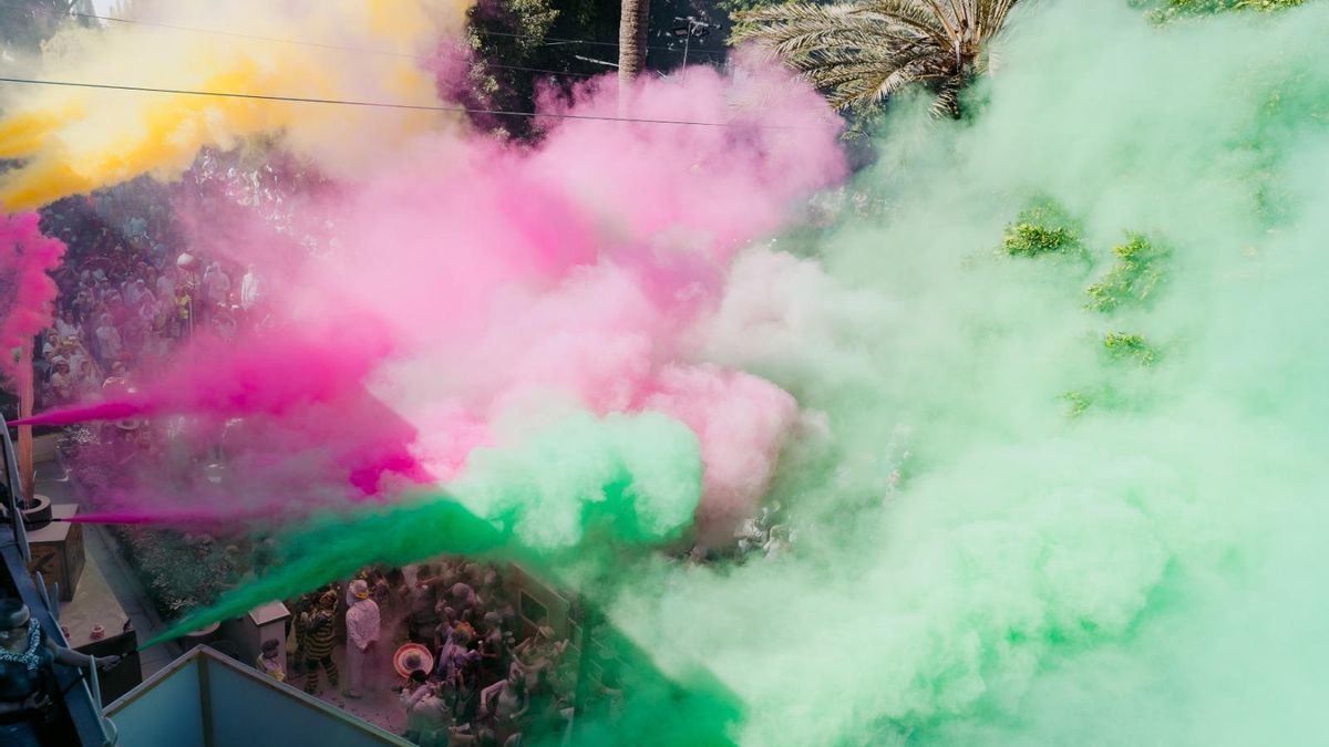 Más de 5.000 personas se dieron cita en La Gran Polvacera de Los Llanos de Aridane.