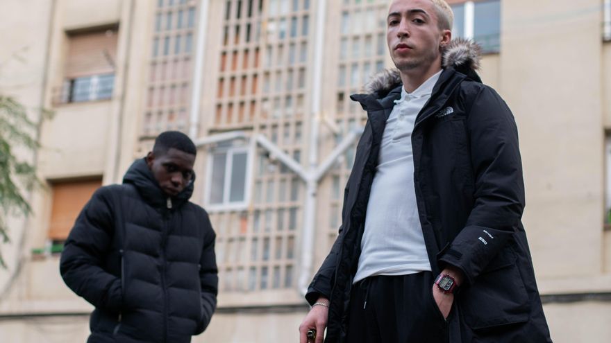 Los jóvenes de la barriada quieren vivir del 'drill', un nuevo rap más violento con millones de visitas en redes