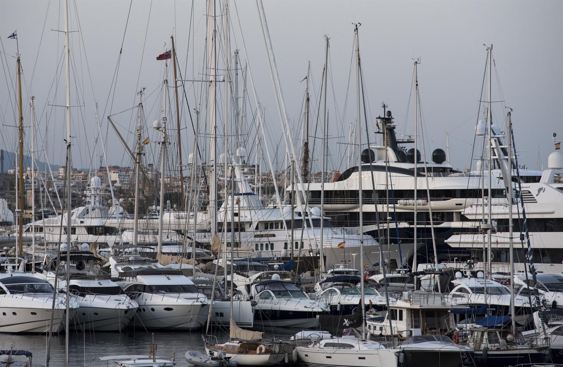 Barcos y yates atracados en Palma en una imagen de archivo