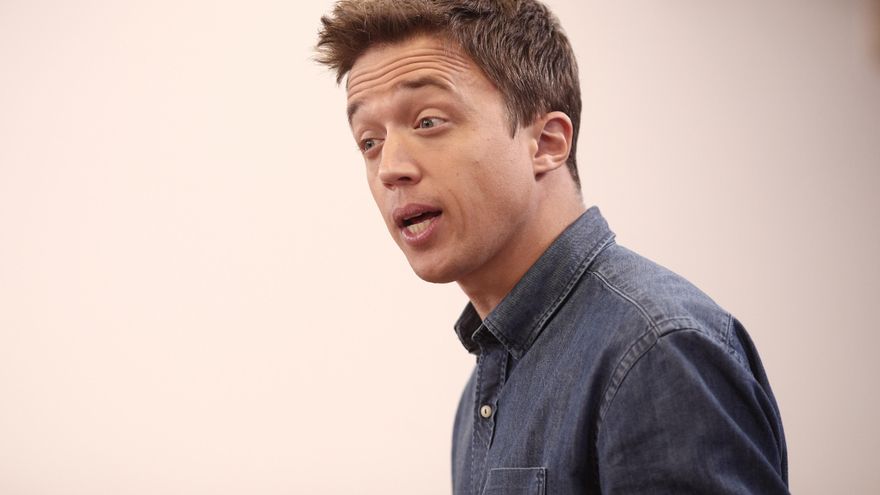 El líder de Más País, Íñigo Errejón, interviene en una rueda de prensa.
