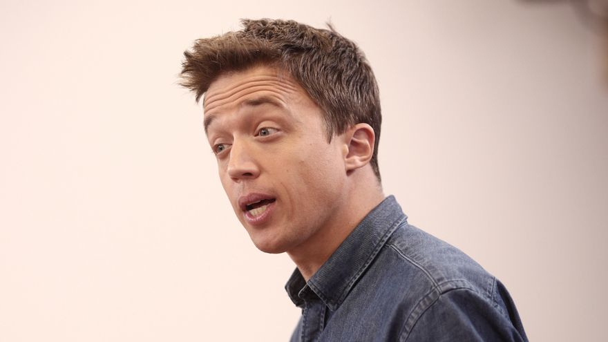 El líder de Más País, Íñigo Errejón, interviene en una rueda de prensa.