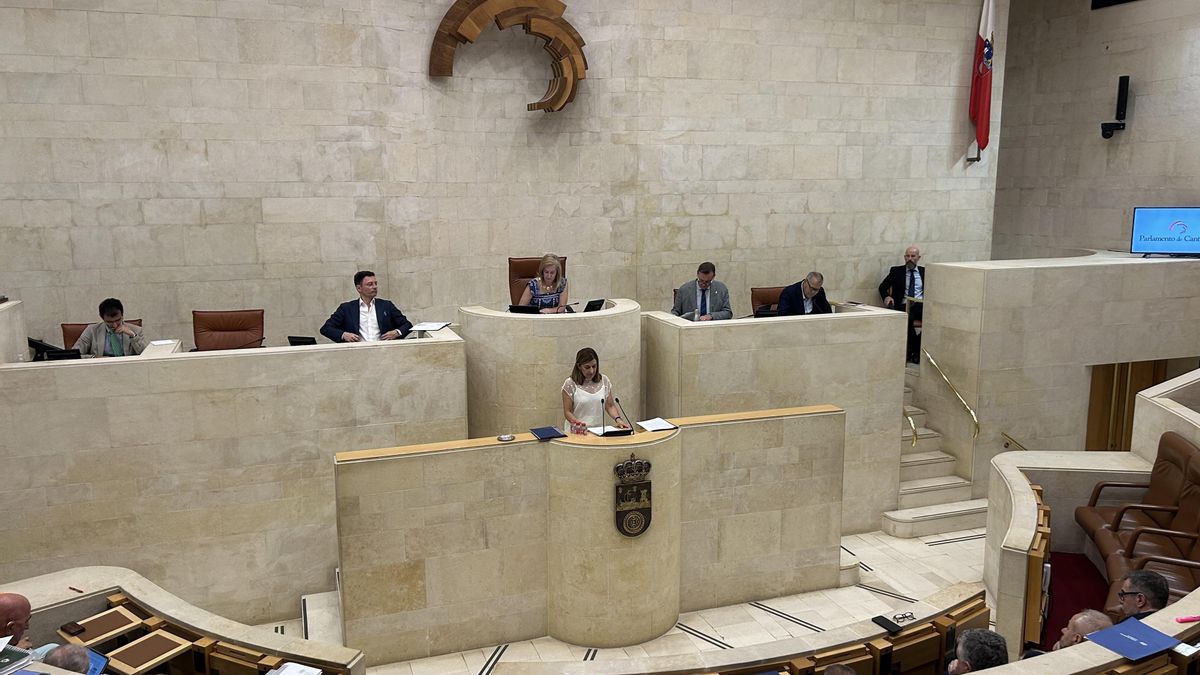 La presidenta de Cantabria dice que se están "captando" 27 proyectos estratégicos "de alto impacto"