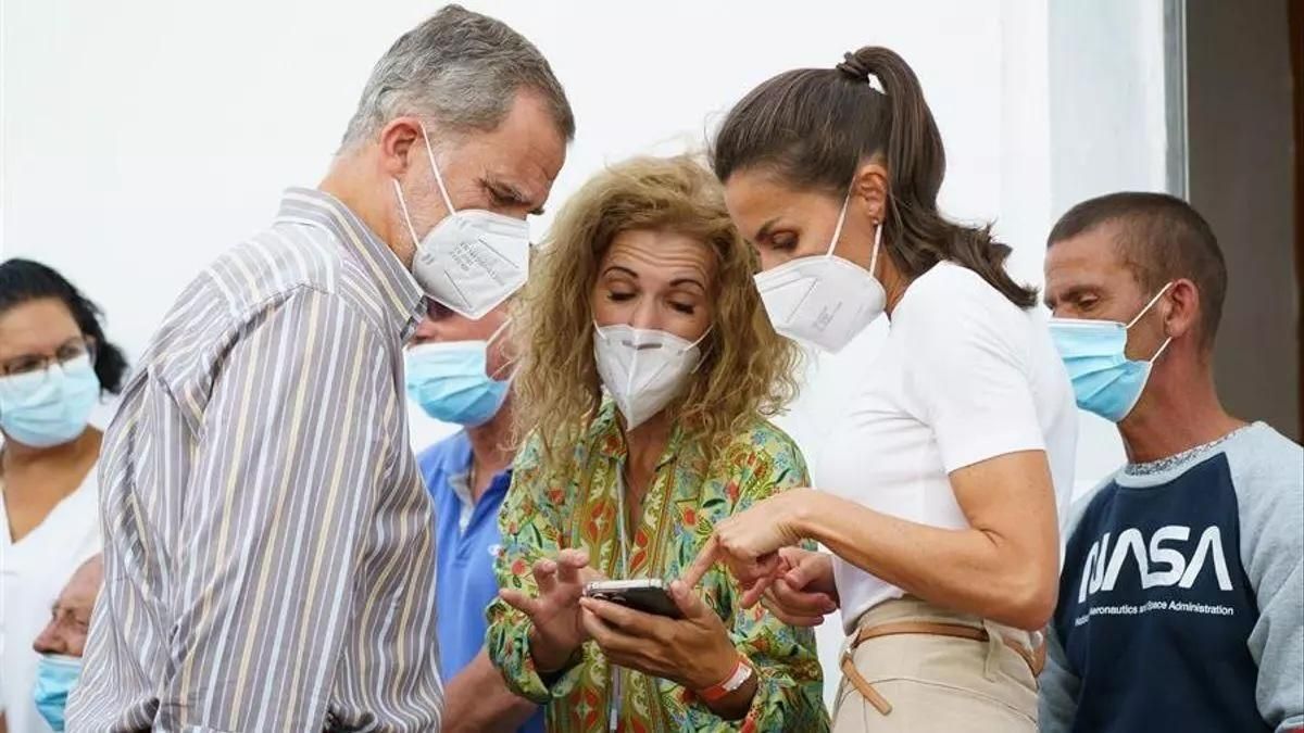 Imagen de archivo de los Reyes con afectados por el volcán.