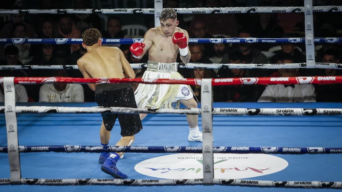 Combate de Rafa Lozano Jr. por el cinturón Iberoamericano