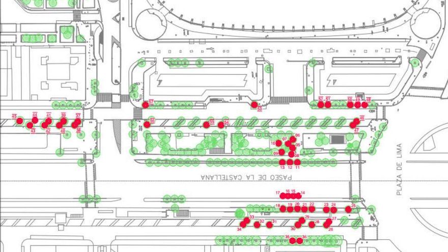 Algunos de los árboles que serán talados junto al estadio Santiago Bernabéu (en rojo).