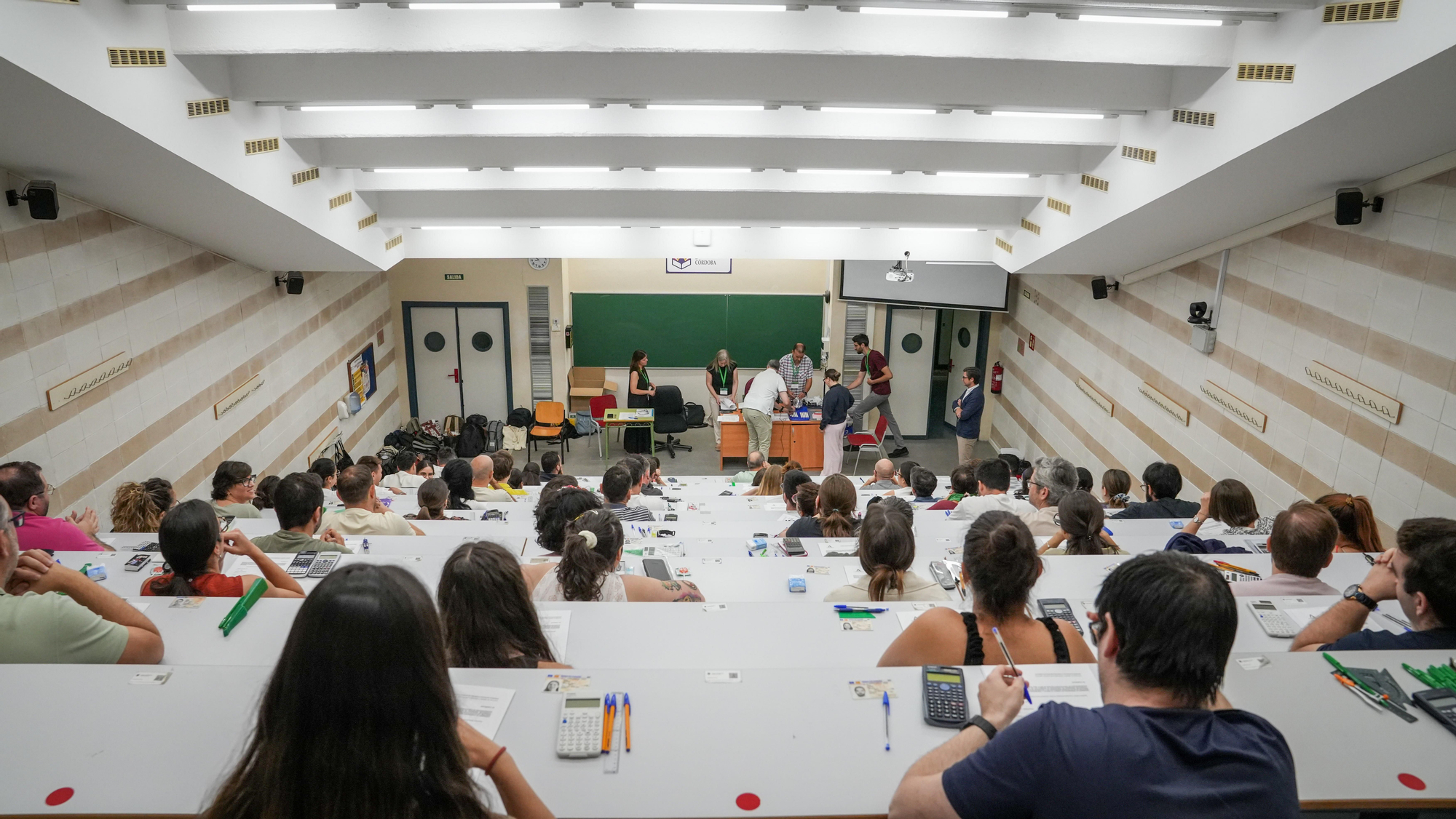 Inicio de la prueba escrita de las oposiciones al cuerpo de Secundaria, de Música y Artes Escénicas y Especialistas en Sectores Singulares de Formación Profesional