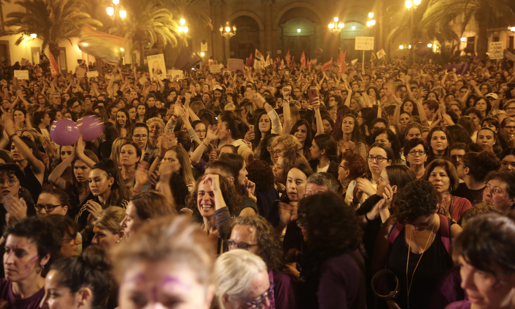 La plaza de Santa Ana abarrotada.