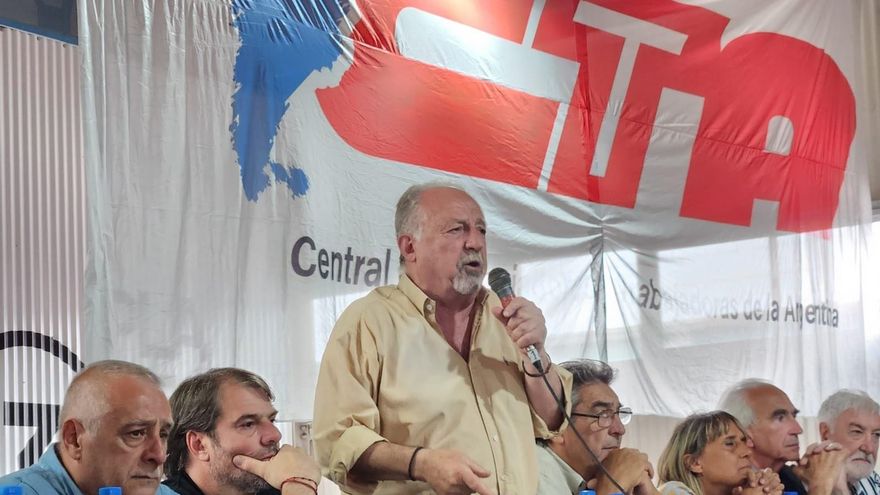 Nuevo revés judicial para el Gobierno: fallan a favor de la CTA y ordenan suspender la reforma laboral incluida en el DNU de Milei