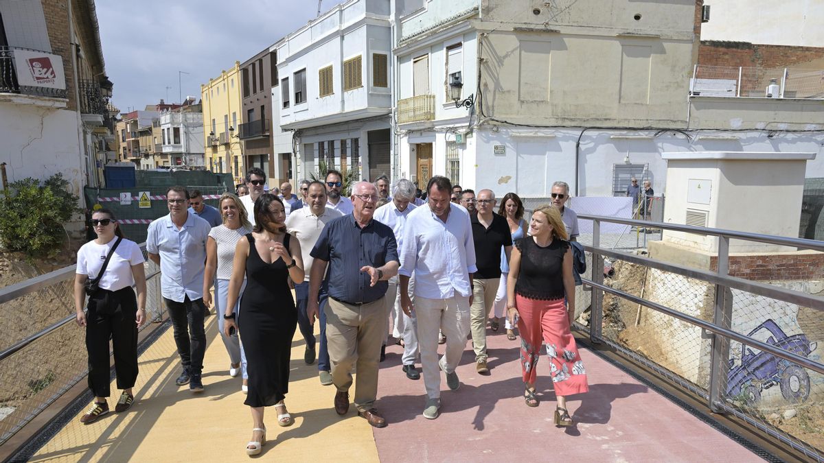Paiporta reabre la Pasarela del carrer Convent con una estructura hídrica más resistente y segura ante futuras inundaciones.