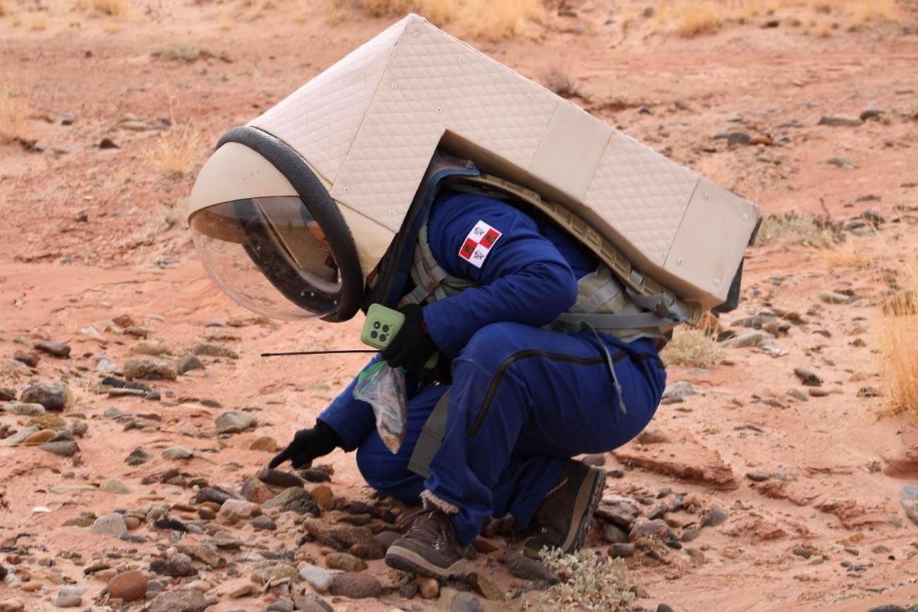 Jennifer García Carrizo en una EVA con el 'traje espacial' simulado.