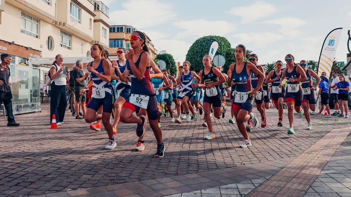 Gran Canaria y Tenerife se reparten los títulos en las finales acuáticas y de kárate de los regionales escolares