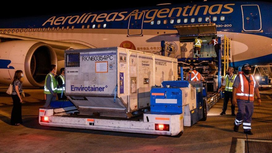 Llegó el cargamento con 904 mil vacunas desde China