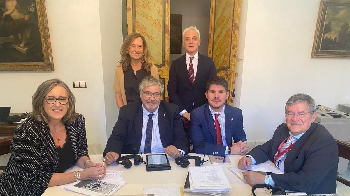 El equipo de Canal Sur que retransmitió el Vía Crucis Magno.