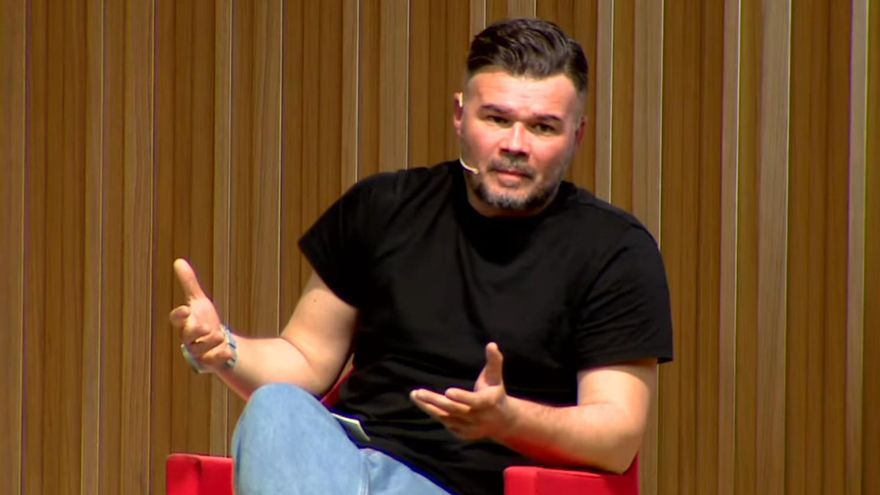 Gabriel Rufián, durante el acto con Irene Montero en Barcelona.