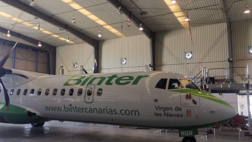 Un avión ATR de Binter de última generación se llama ‘Virgen de las Nieves’