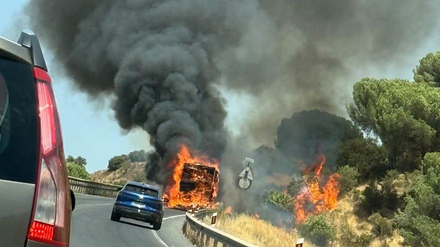 La Junta declara el nivel uno de emergencia por el incendio de la sierra de Córdoba