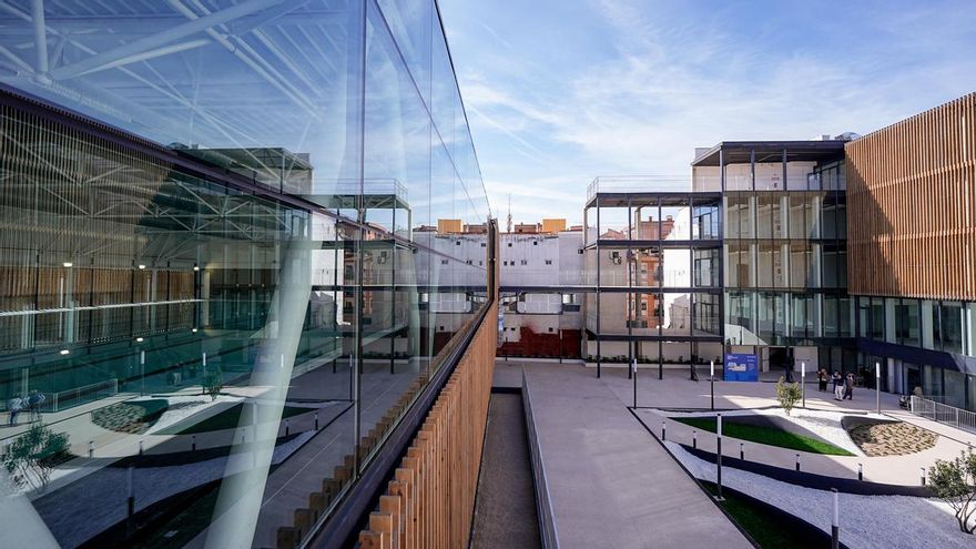 La nueva plaza y la 'superdotación' a un paso de abrir en el distrito Centro: piscina, pabellón, guardería y centro de mayores