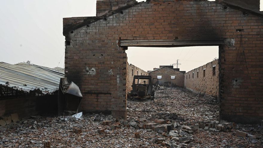 Mañueco ofrece 500 euros a cada familia evacuada y hasta 185.000 euros por casa destruida por los incendios