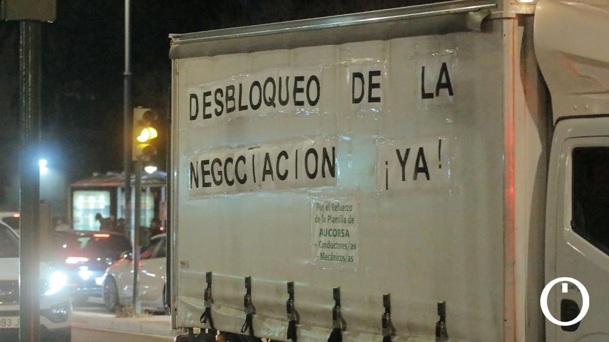 Caravana de coches de trabajadores de AUCORSA