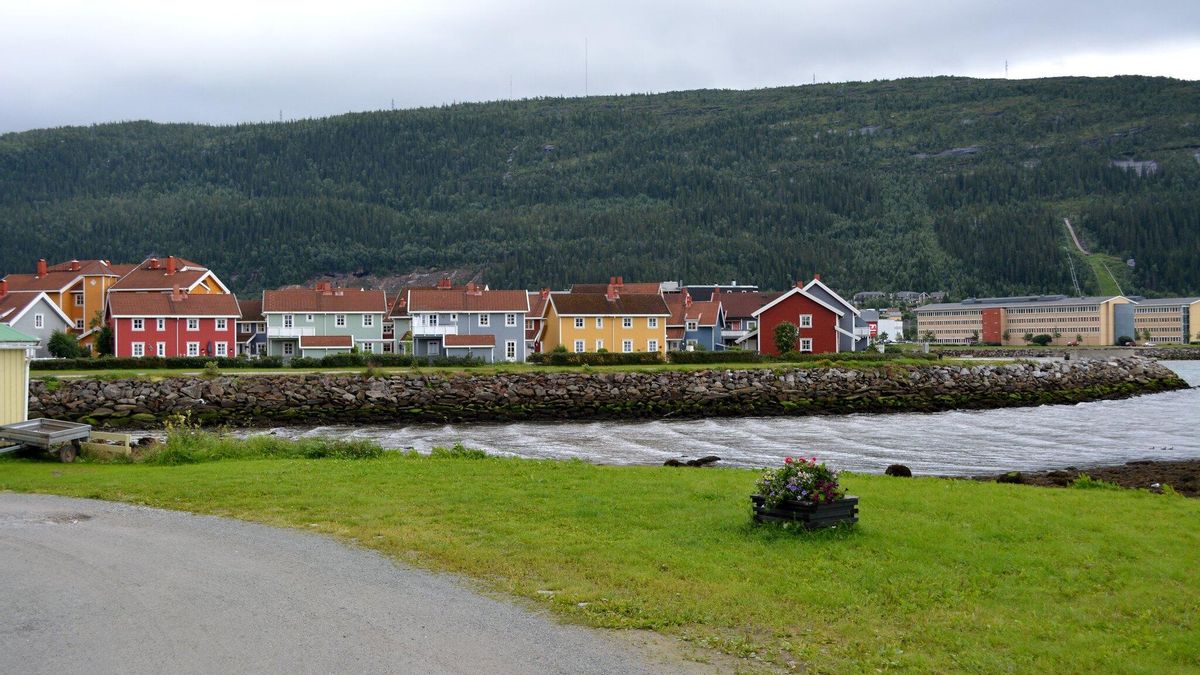 casas de madera de Moholmen, el barrio portuario de Mo I Rana.