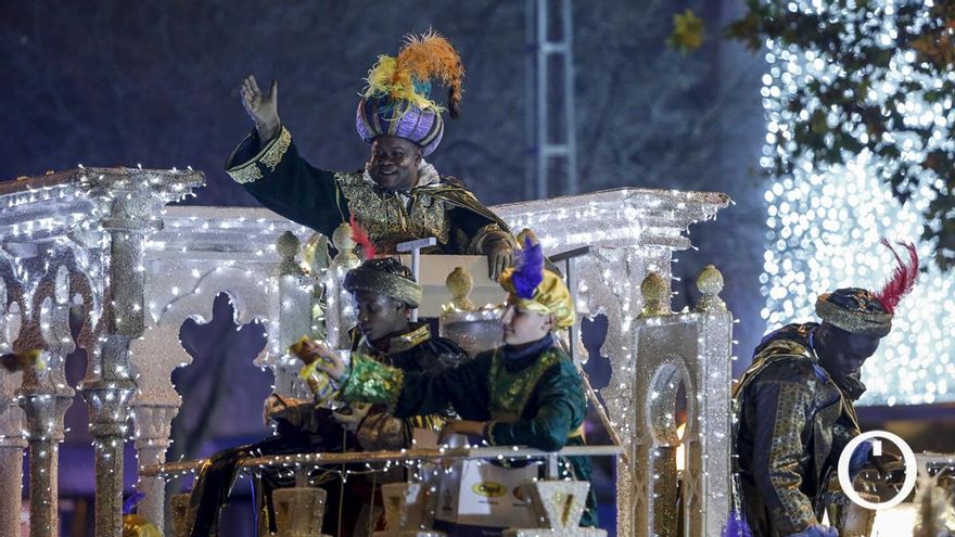 Los Reyes Magos repartirán 25.000 kilos de caramelos, 155.000 bolsas de gusanitos y 5.000 balones en Córdoba