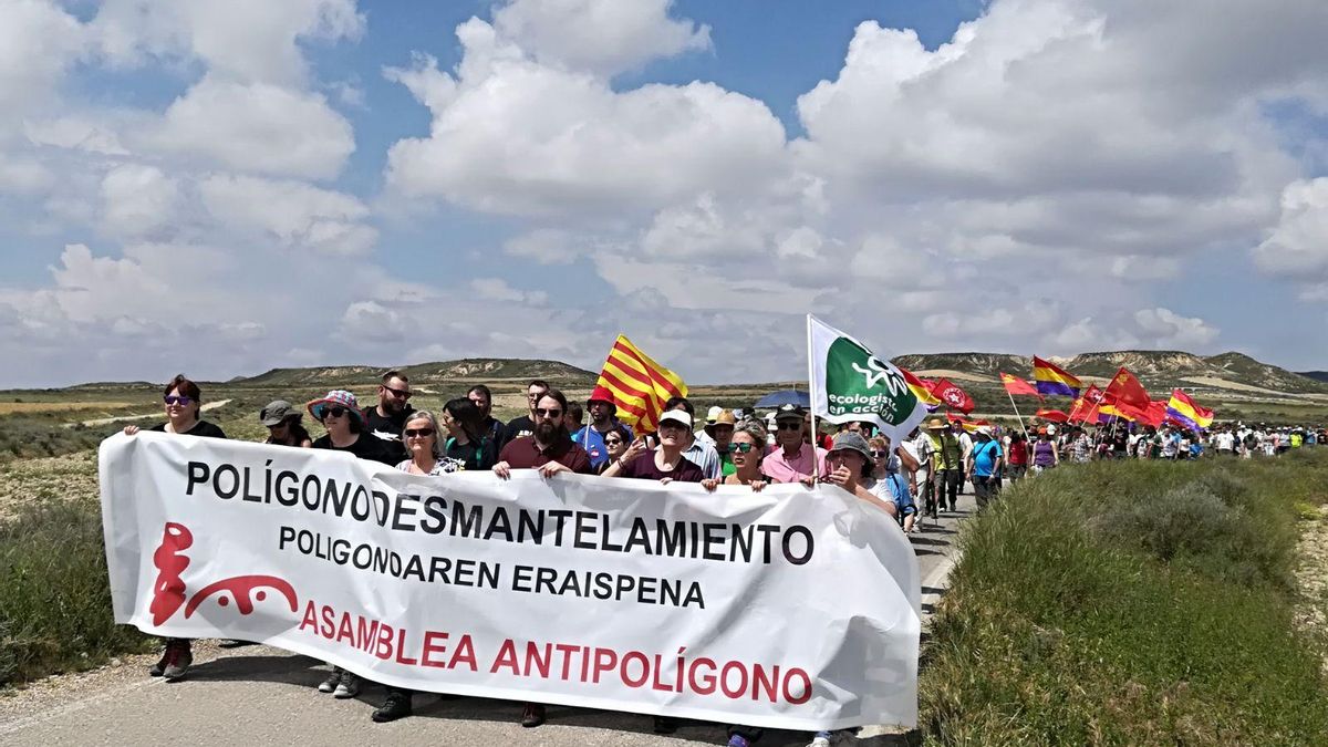 XXXV marcha por el desmantelamiento del polígono de tiro de las Bardenas