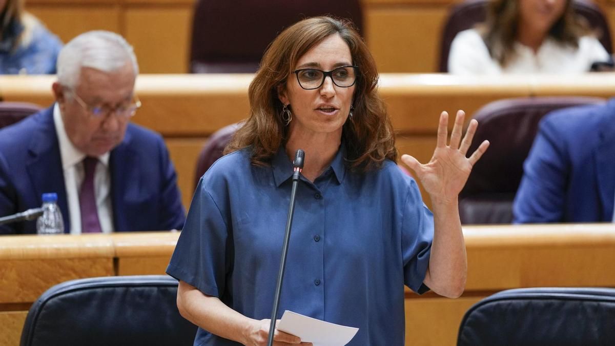 Sanidad prohibirá fumar en vehículos de trabajo, campus universitarios y terrazas