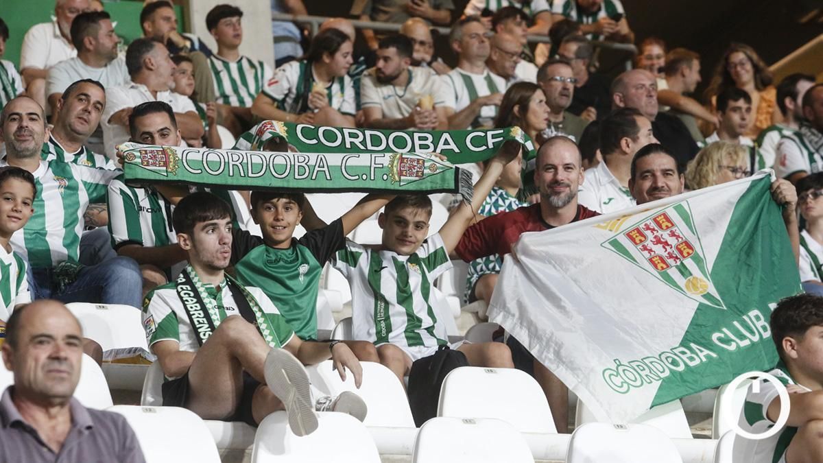 Grada Blanquiverde del Córdoba CF - Racing de Santander