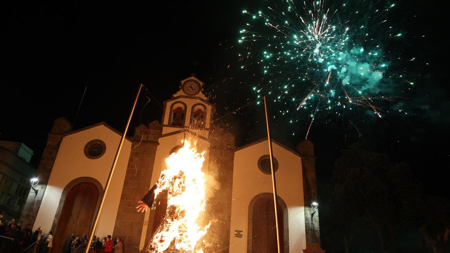 El monigote del presidente era de unos tres metros de altura